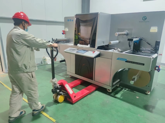 Envernizamento UV e folha da etiqueta de EcooSpark Digital que carimbam a máquina do realce