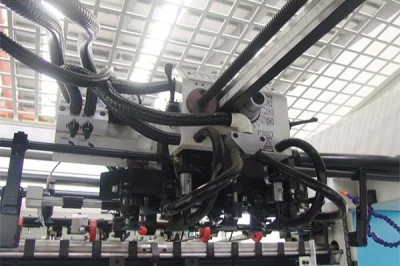 Folha automática giratória que carimba a máquina cortando 750 x 560mm