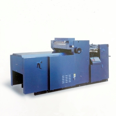 Máquina 620 x 450 de envernizamento para o ponto pequeno do formato e total UV