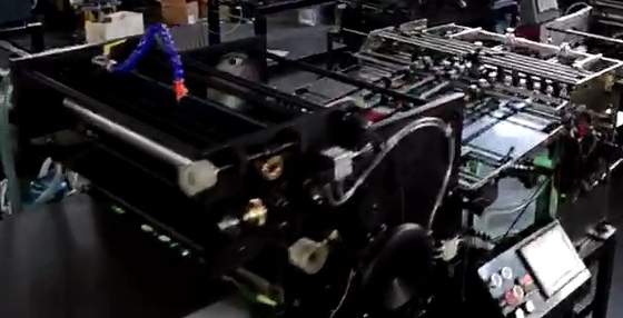 EcooGraphicx Máquina de Vernizamento UV de Alta Velocidade para Livros, Cartões e Autocolantes