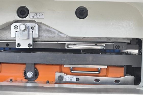 Máquina de carimbo e cortando 1060 x 760mm da folha automática de Ecoographix