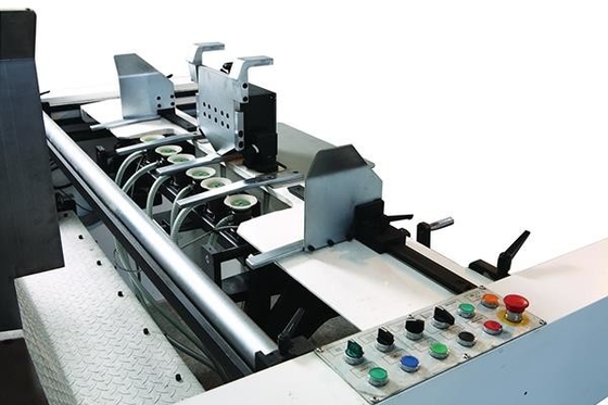 Máquina de corte e vinco para caixa de papelão ondulado totalmente automática com decapagem
