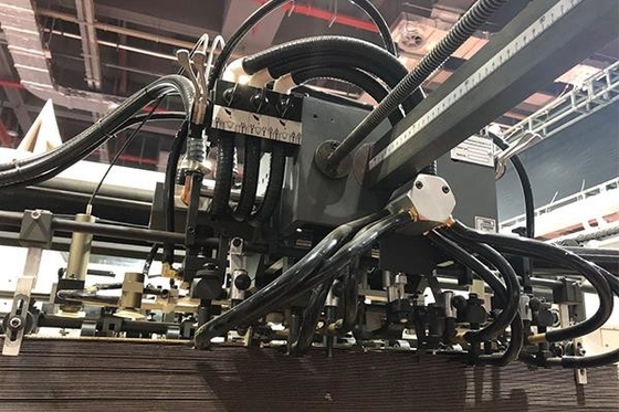 Máquina cortando da caixa ondulada automática de 1650 x de 1200mm com descascamento