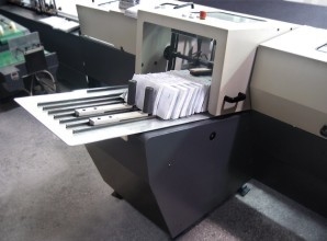 Máquina de coleta automática de 8000 ciclos/h encadernação de livros com 21 furos