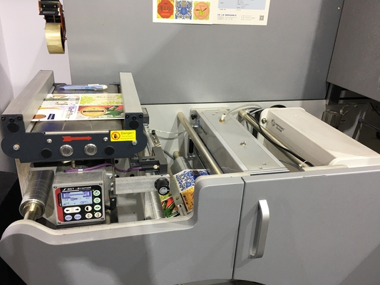 Impressora de Digitas do Inkjet dos enfeites da etiqueta de Digitas com carimbo UV do verniz e da folha
