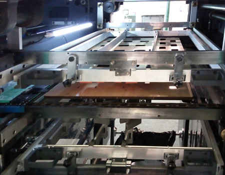 Máquina automática para dobrar papelão e colar Ecoographix para embalagens