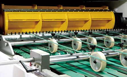 Cortador digital de tela plana de alta velocidade para rolos e folhas de papel com corte e recorte