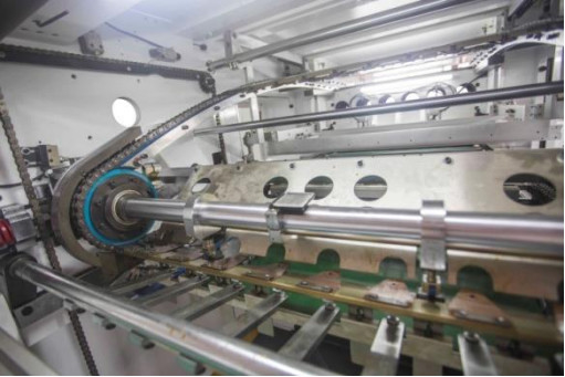 Máquina automática de estampagem e corte de folhas 800X580MM 7000s/h