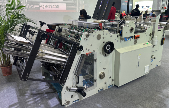 Máquina automática de fabricação de caixas de cartão para hambúrgueres
