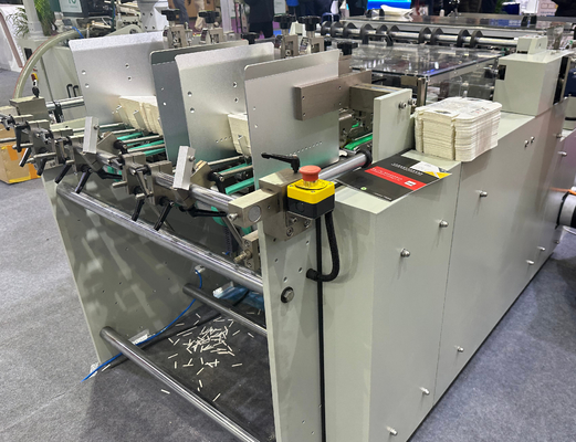 Máquina automática de fabricação de caixas de cartão para hambúrgueres