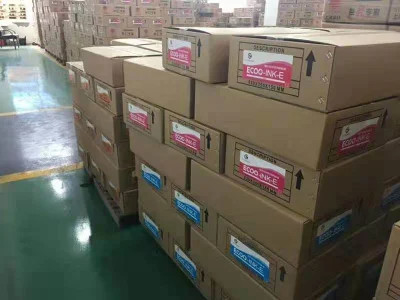 Tinta de impressão offset de área de cor larga baseada em solvente com materiais de ligação