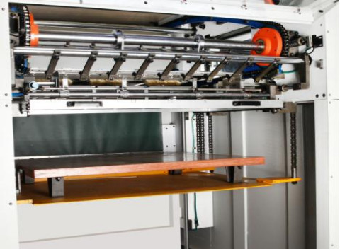 Máquina automática de cortar e descascar cartão