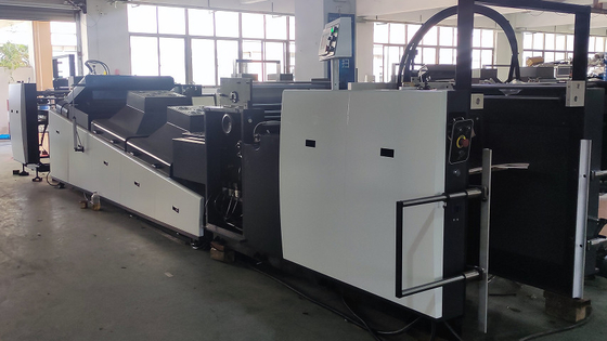 Máquina de revestimento de verniz local e global de 1450 mm