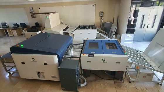Máquina automática de fabricação de placas CTP térmica de 64 canais de alto desempenho, com resolução de 2400 dpi e saída de 28 placas/hora
