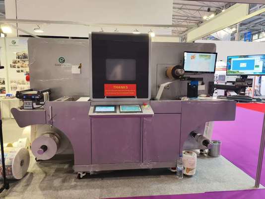 Máquina de impressão digital de verniz com 360*360 dpi até 1440*360 dpi Resolução e 10m/min - 60m/min Velocidade para produção de rótulos de alta qualidade