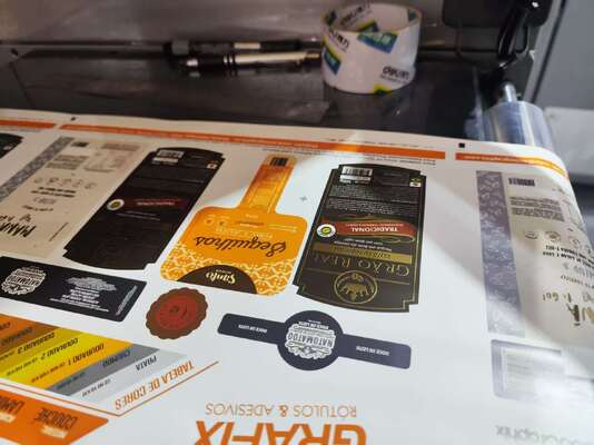 Máquina de impressão e folhagem a frio de verniz UV digital rotativa