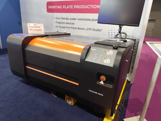 0.4 m2/h Máquina de placa CTP de impressão digital flexográfica a laser com tamanho máximo de gravação de 1270x900 mm e tecnologia de ecrã digital 3D