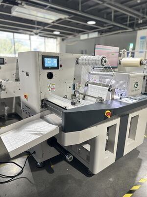 máquina cortando da lâmina do motor da etiqueta do rolo de 330mm Digitas