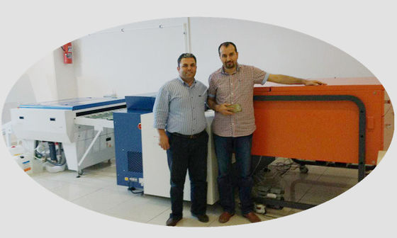 O PLC controla o processador térmico da placa do CTP do formato largo