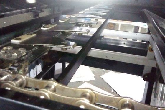 Descascamento anulando a máquina cortando do leito para a gravação de Carboard