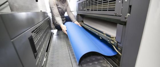 Cobertura de impressão resistente aos UV com superfície micro-moída e polida para impressão