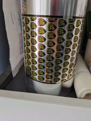 80m/Min Adhesive Flexographic Printing Machine com envernizamento