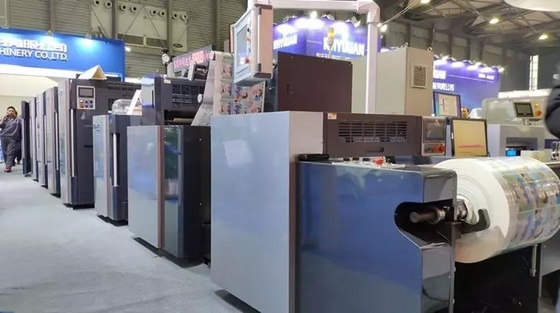 máquina imprimindo deslocada giratória automática de máquina de impressão da etiqueta da largura da Web de 680mm