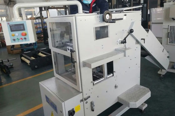 Empilhador de compesação 15000 Cycles/H 660mm da costura de sela que alimentam