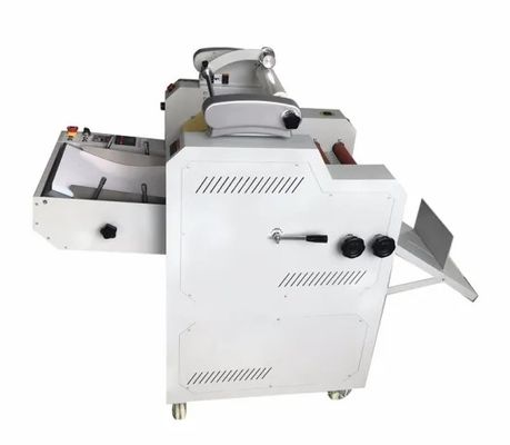 Laminador de flauta automático 25m/min 3900W com cortador de aparar